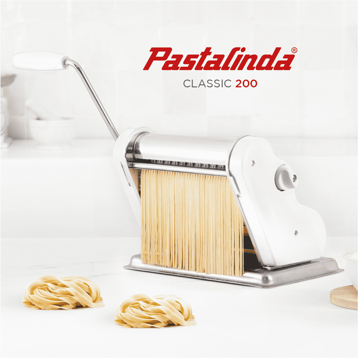 Pastalinda Classic 200 White Pasta Maker Machine With Hand Crank And Two Clamps - Pastalinda